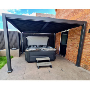 Jacuzzi® J-335IP™ HOT TUB