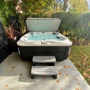 Jacuzzi® J-345IP™ HOT TUB