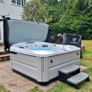 Jacuzzi® J-435IP™ HOT TUB