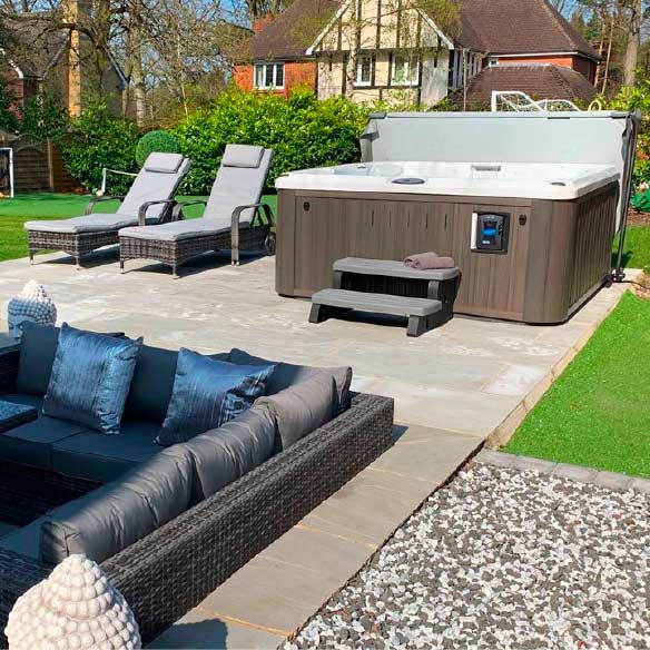 Jacuzzi®J-235 Jacuzzi®J-235