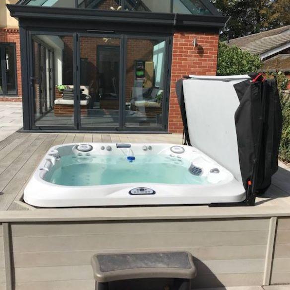 Jacuzzi®J-335IP Jacuzzi®J-335IP