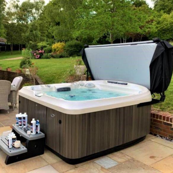 Jacuzzi®J-480 Jacuzzi®J-480