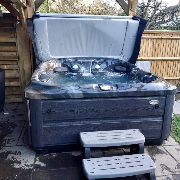 Jacuzzi®J-435IP Jacuzzi®J-435IP