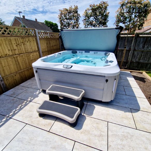 Jacuzzi® J-375 Jacuzzi® J-375